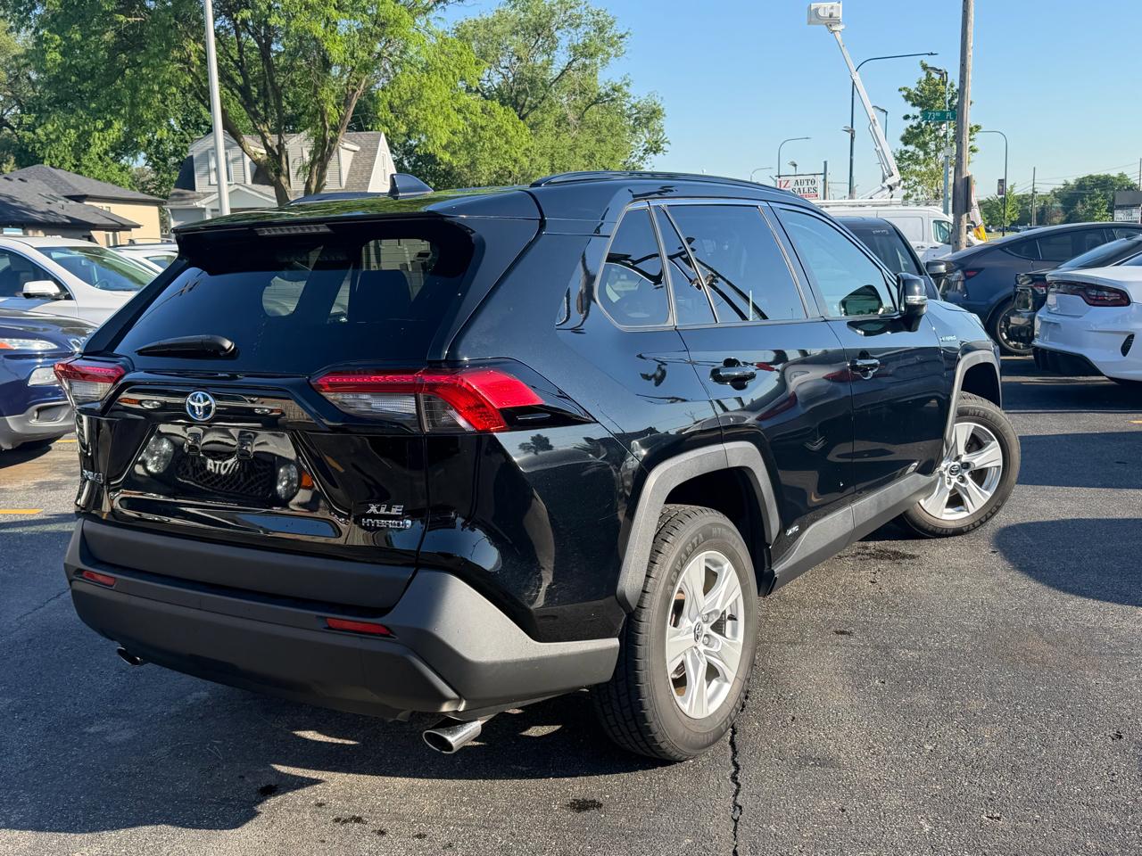 Toyota RAV4 Hybrid XLE AWD 2021