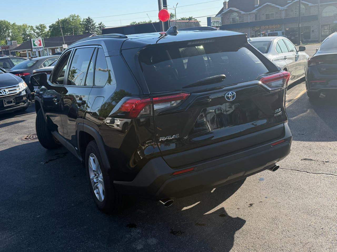 Toyota RAV4 Hybrid XLE AWD 2021