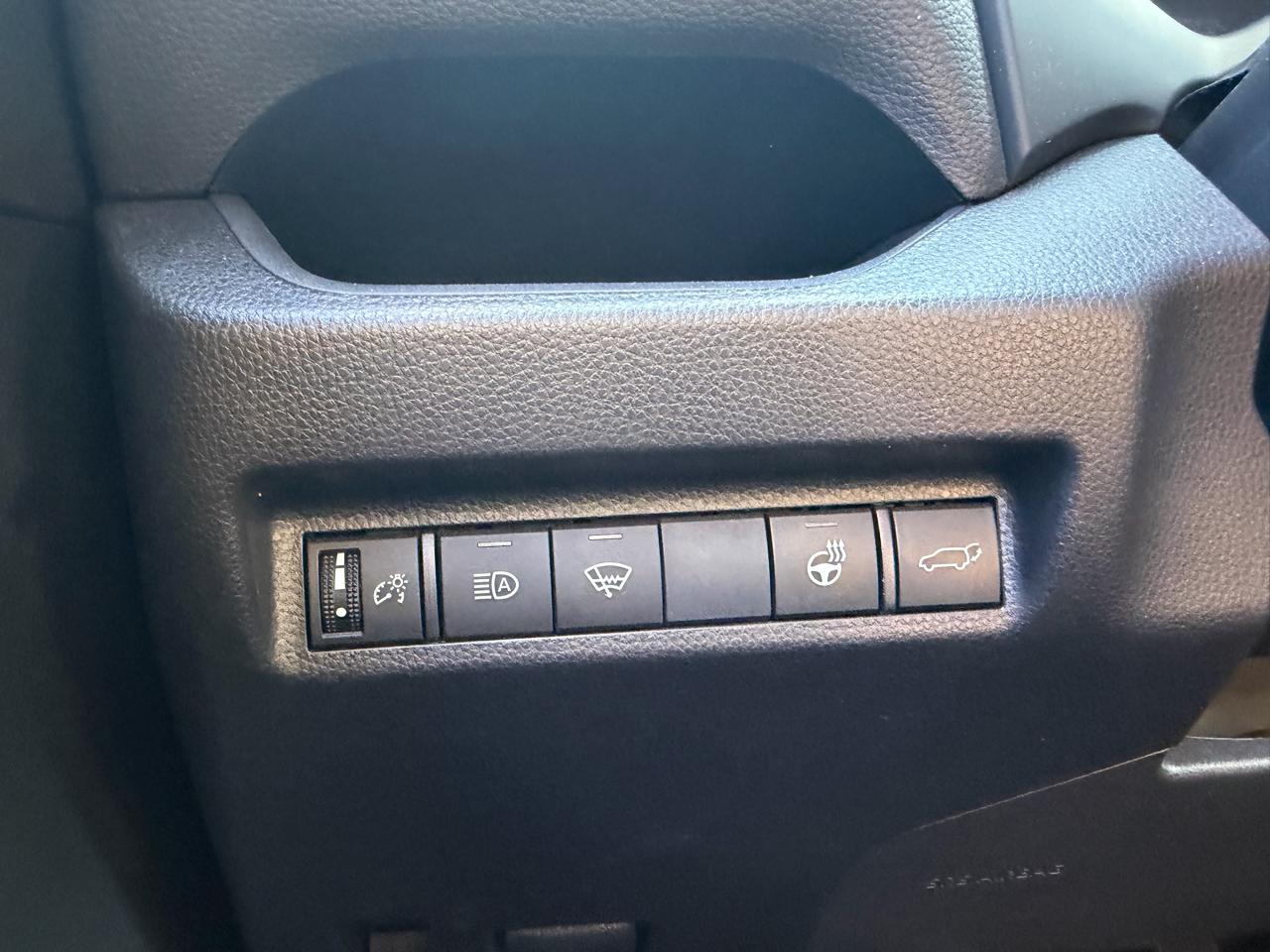 Toyota RAV4 Hybrid XLE AWD 2021