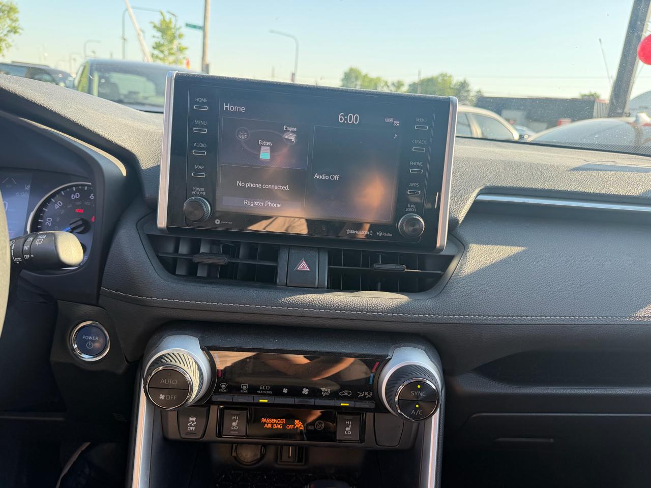 Toyota RAV4 Hybrid XLE AWD 2021