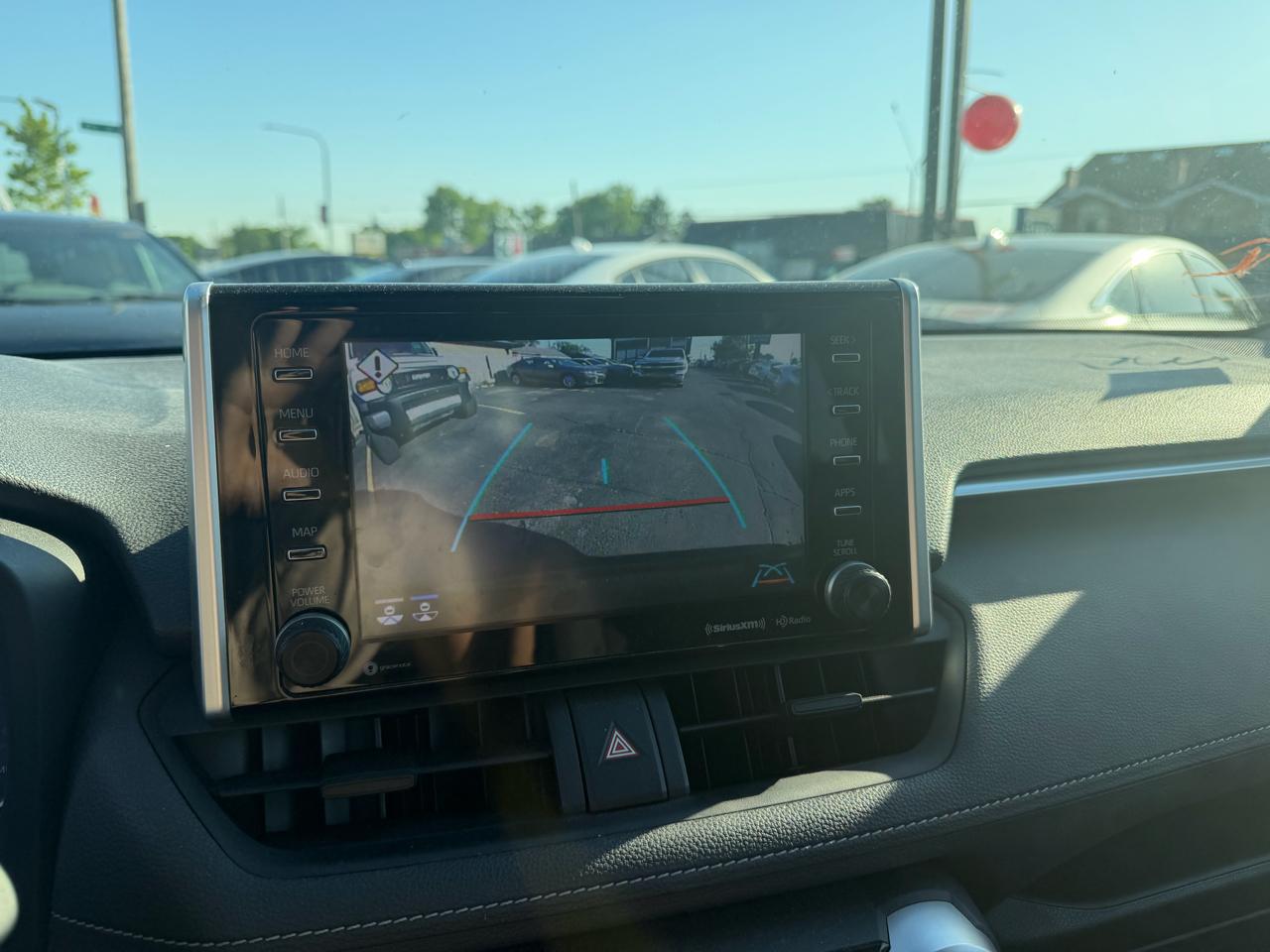 Toyota RAV4 Hybrid XLE AWD 2021