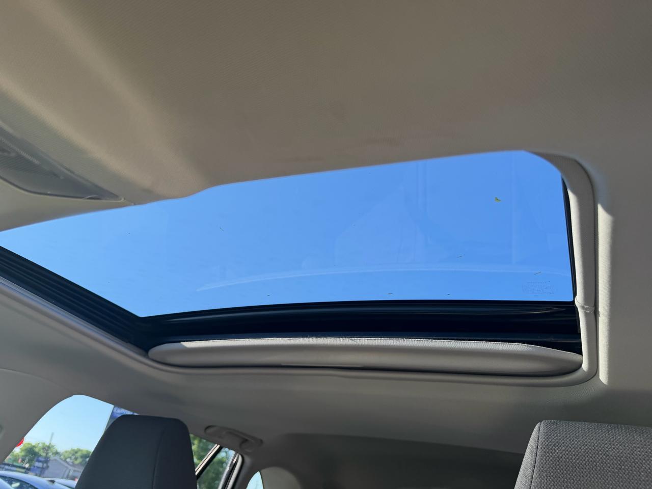 Toyota RAV4 Hybrid XLE AWD 2021