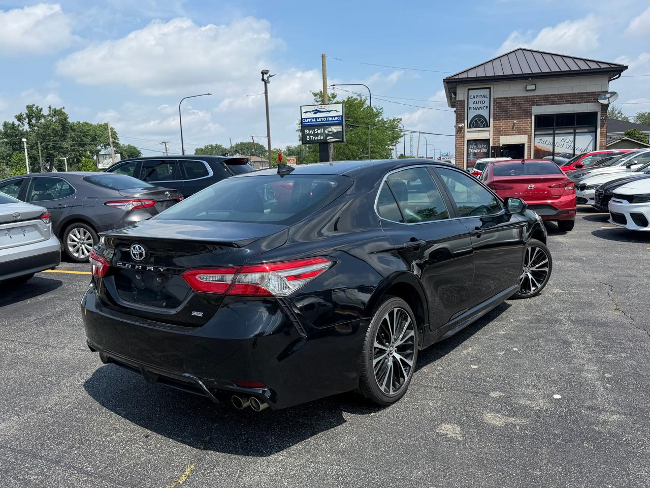 Toyota Camry SE Nightshade Edition 2019