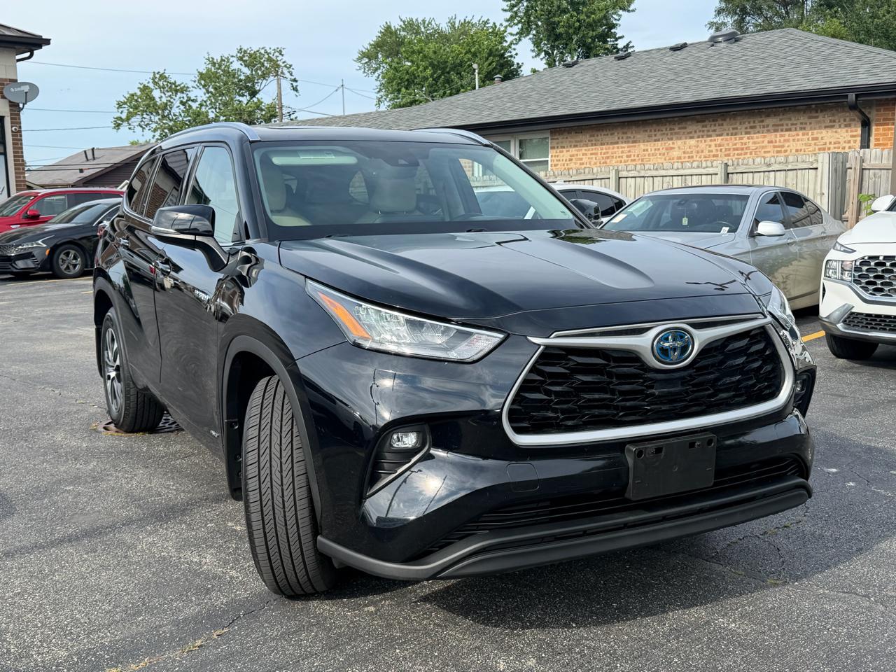 Toyota Highlander Hybrid XLE AWD (Natl) 2020