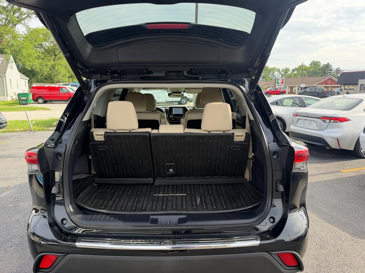 Toyota Highlander Hybrid XLE AWD (Natl) 2020