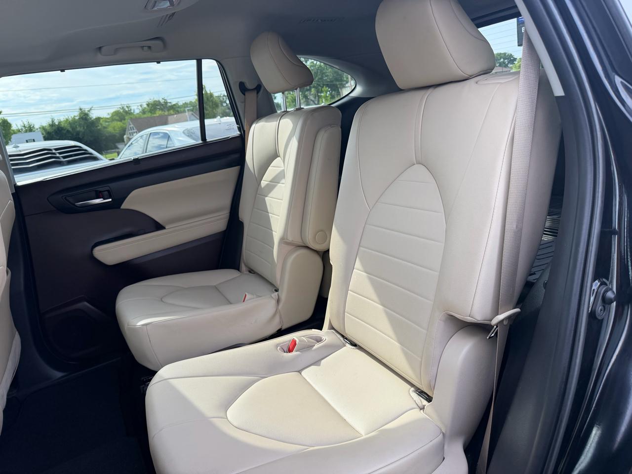 Toyota Highlander Hybrid XLE AWD (Natl) 2020