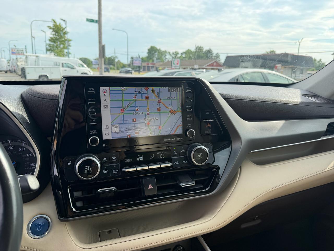 Toyota Highlander Hybrid XLE AWD (Natl) 2020