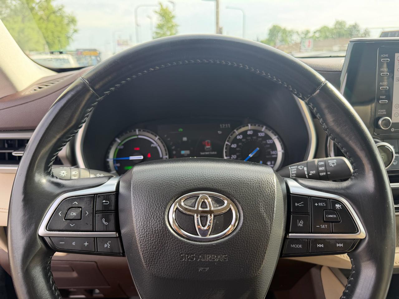Toyota Highlander Hybrid XLE AWD (Natl) 2020