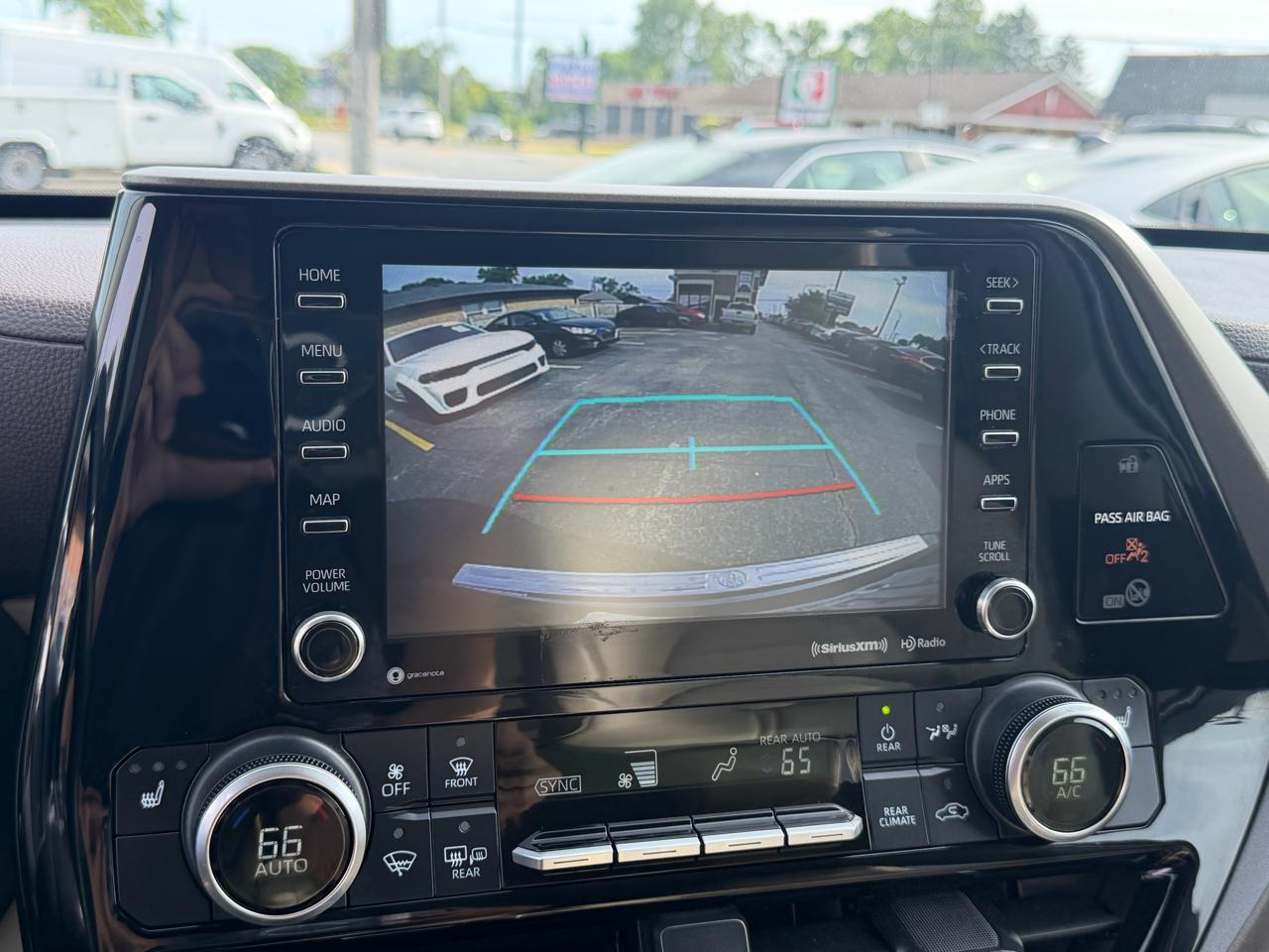 Toyota Highlander Hybrid XLE AWD (Natl) 2020