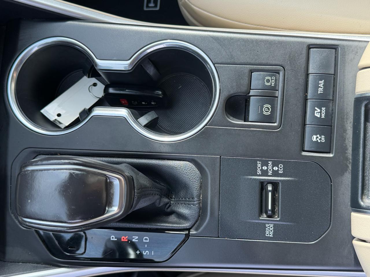 Toyota Highlander Hybrid XLE AWD (Natl) 2020