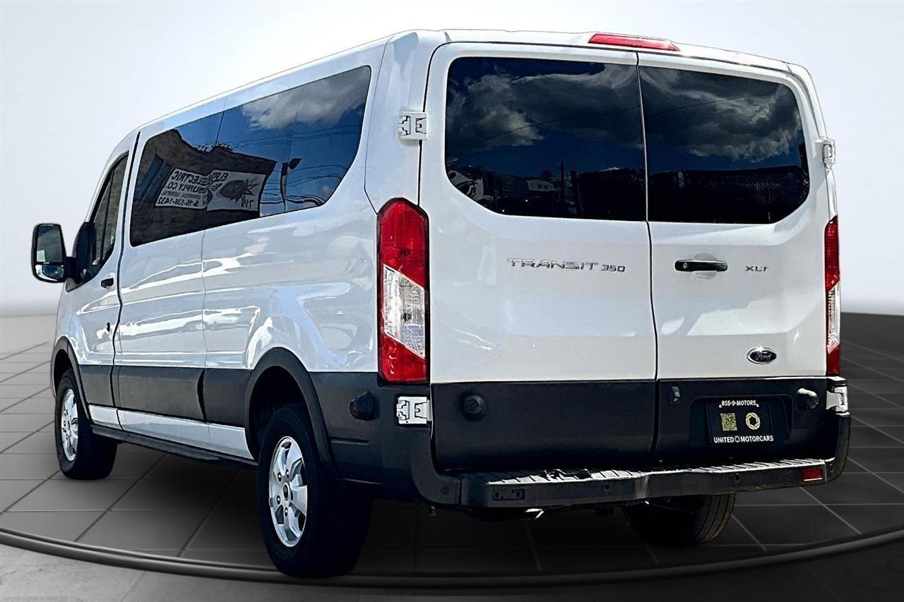 Ford Transit 350 Wagon Low Roof XLT w/Sliding Pass. 148-in. WB 2018