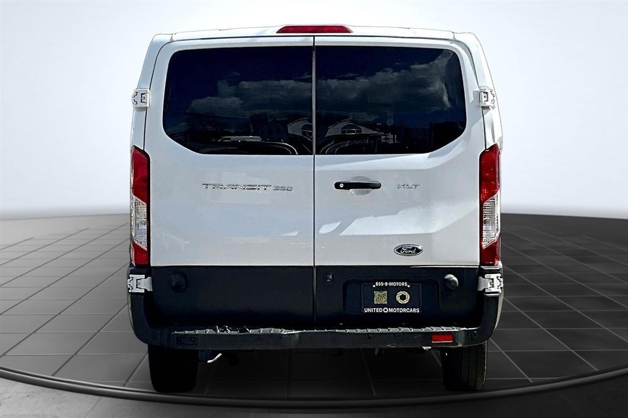 Ford Transit 350 Wagon Low Roof XLT w/Sliding Pass. 148-in. WB 2018