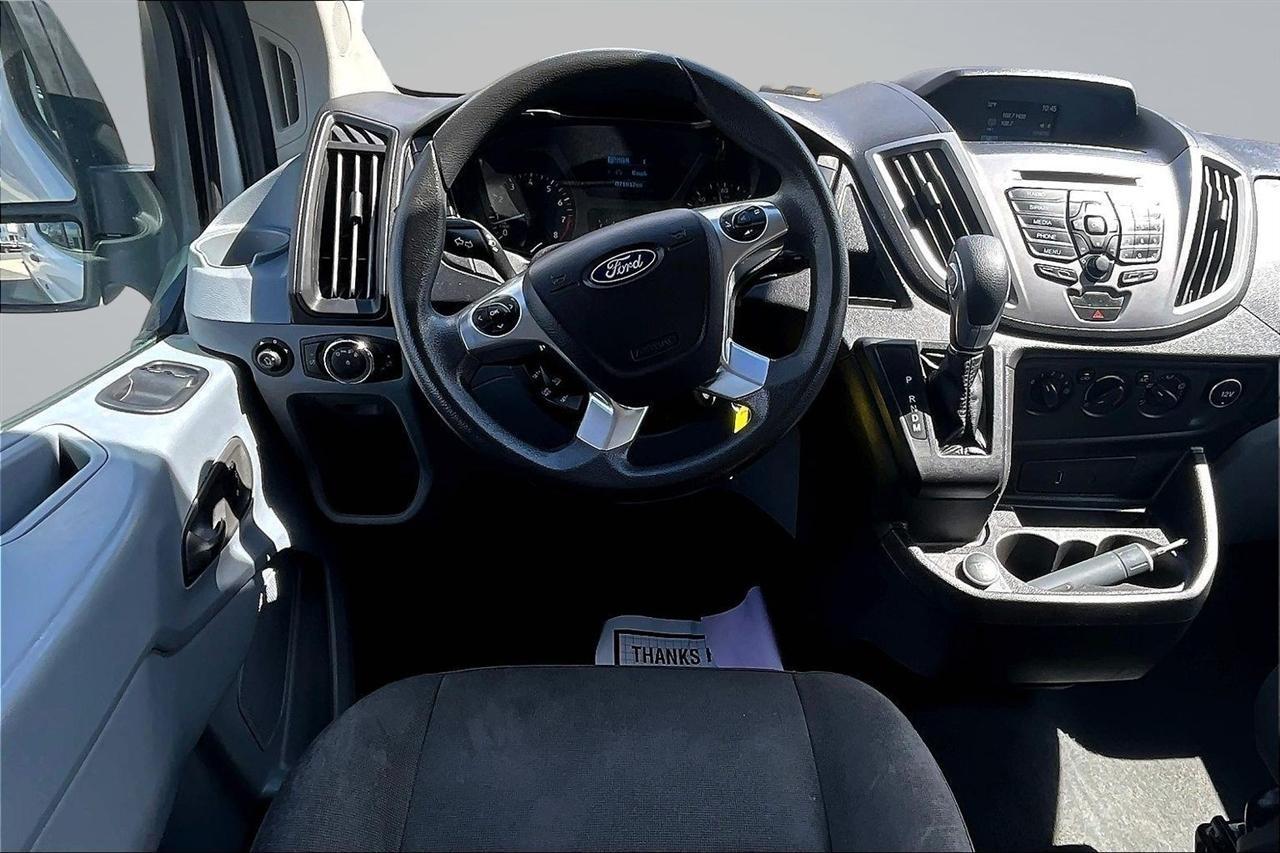 Ford Transit 350 Wagon Low Roof XLT w/Sliding Pass. 148-in. WB 2018