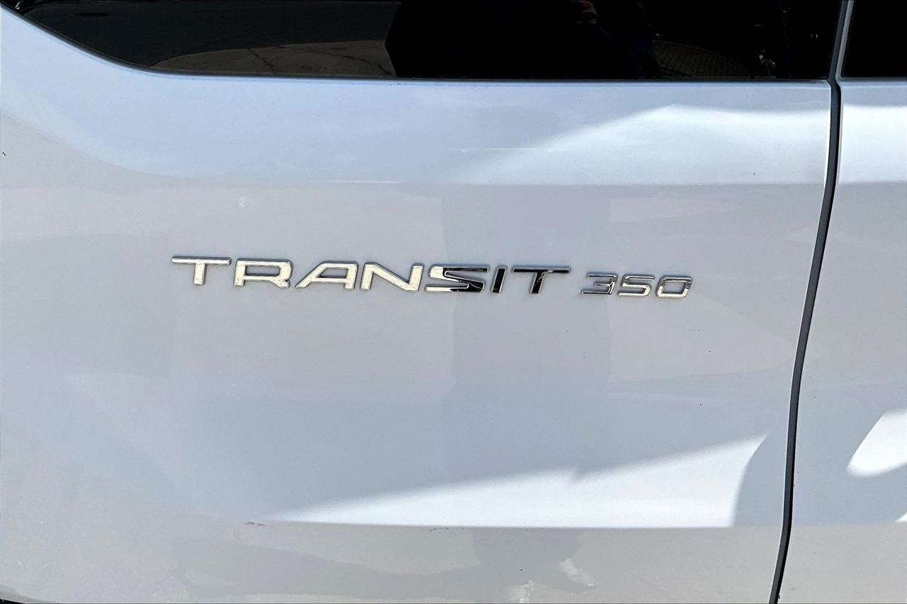 Ford Transit 350 Wagon Low Roof XLT w/Sliding Pass. 148-in. WB 2018