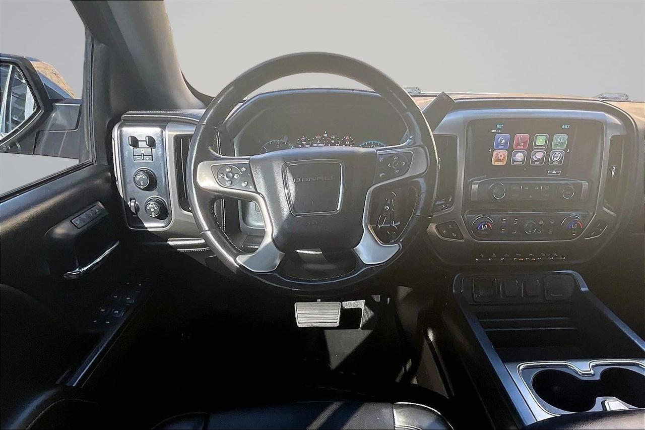 GMC Sierra 1500 Denali Crew Cab Long Box 4WD 2018