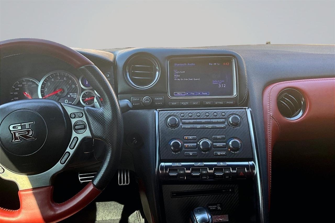 Nissan GT-R Premium 2015