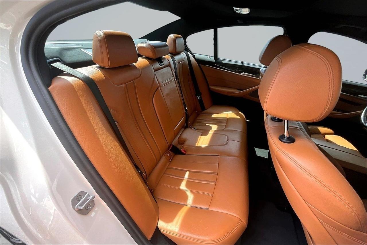 BMW 5-Series 540i 2021