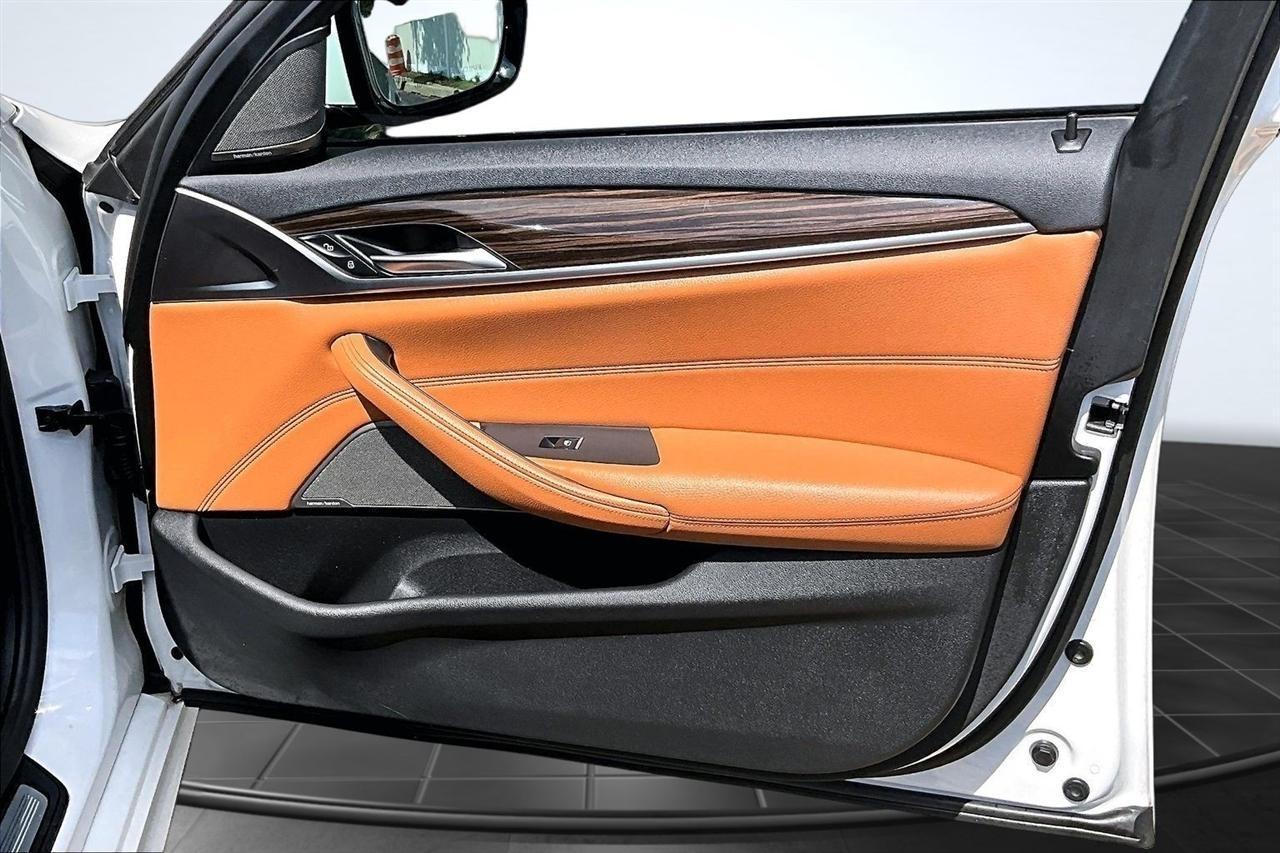 BMW 5-Series 540i 2021