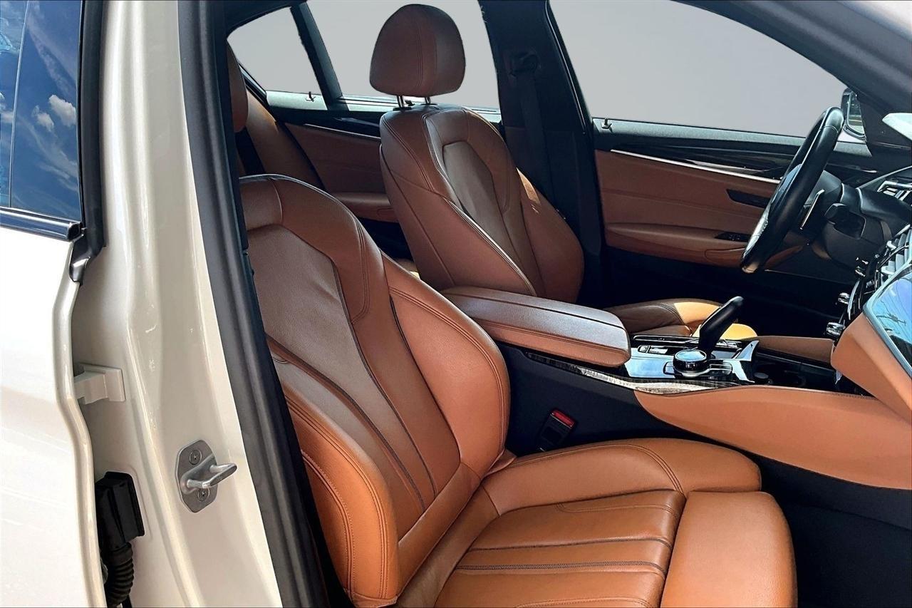 BMW 5-Series 540i 2021