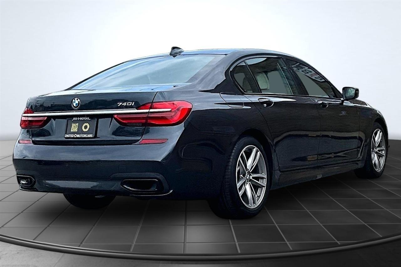 BMW 7-Series 740i 2019