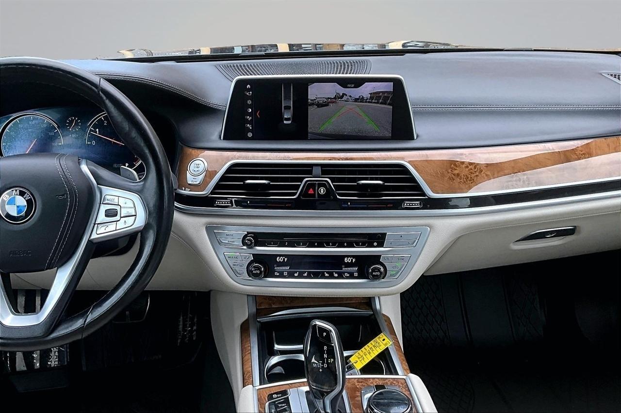 BMW 7-Series 740i 2019