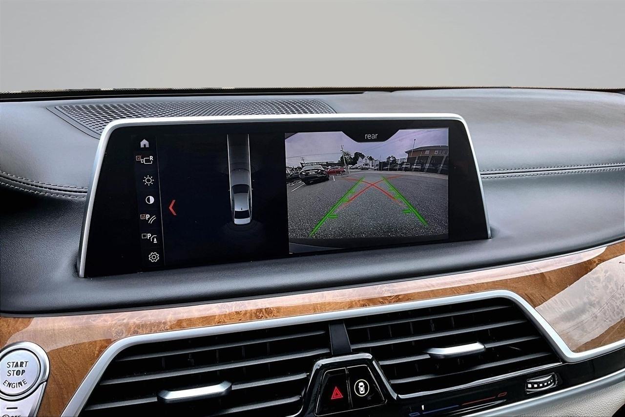 BMW 7-Series 740i 2019