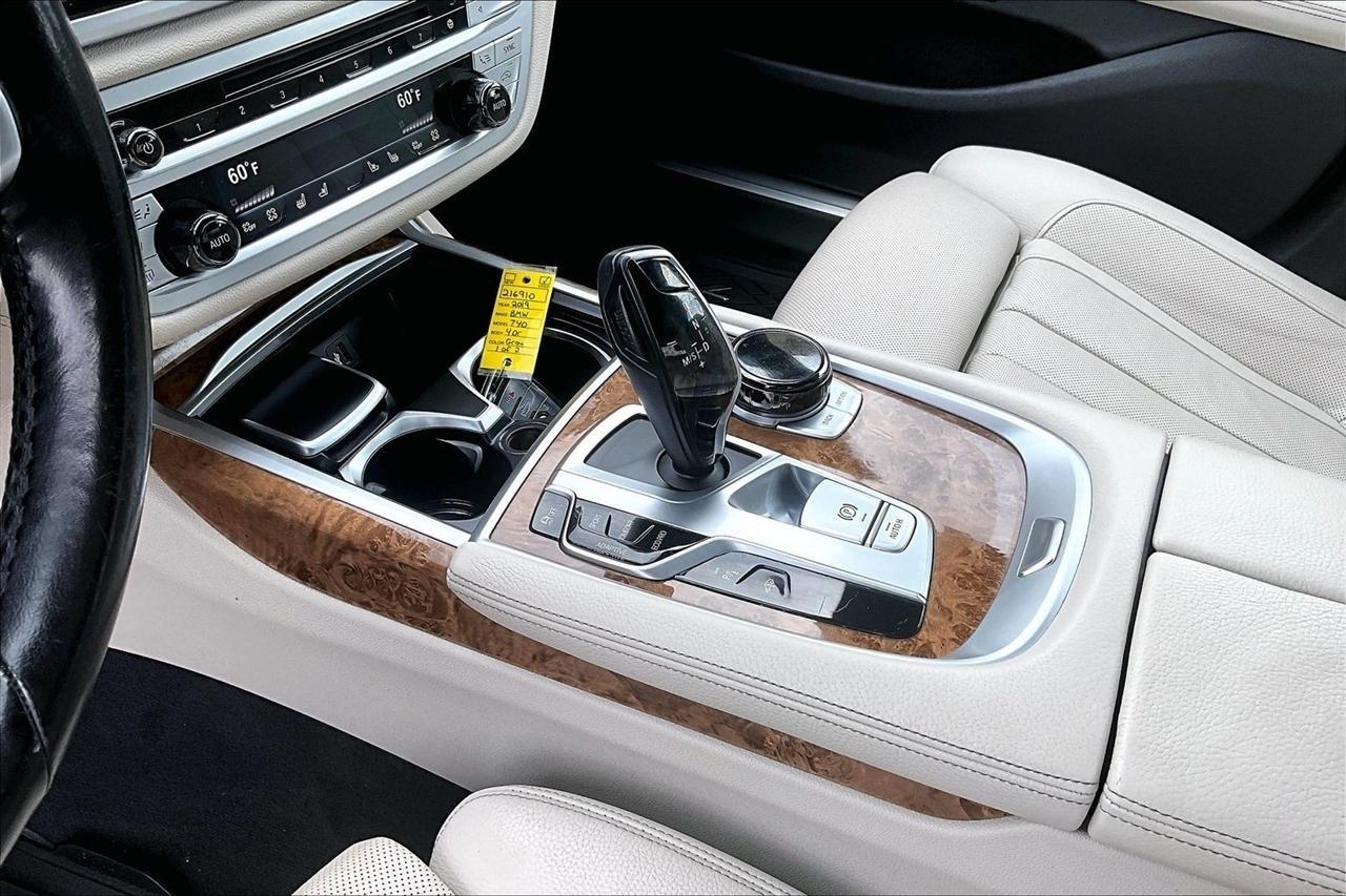 BMW 7-Series 740i 2019
