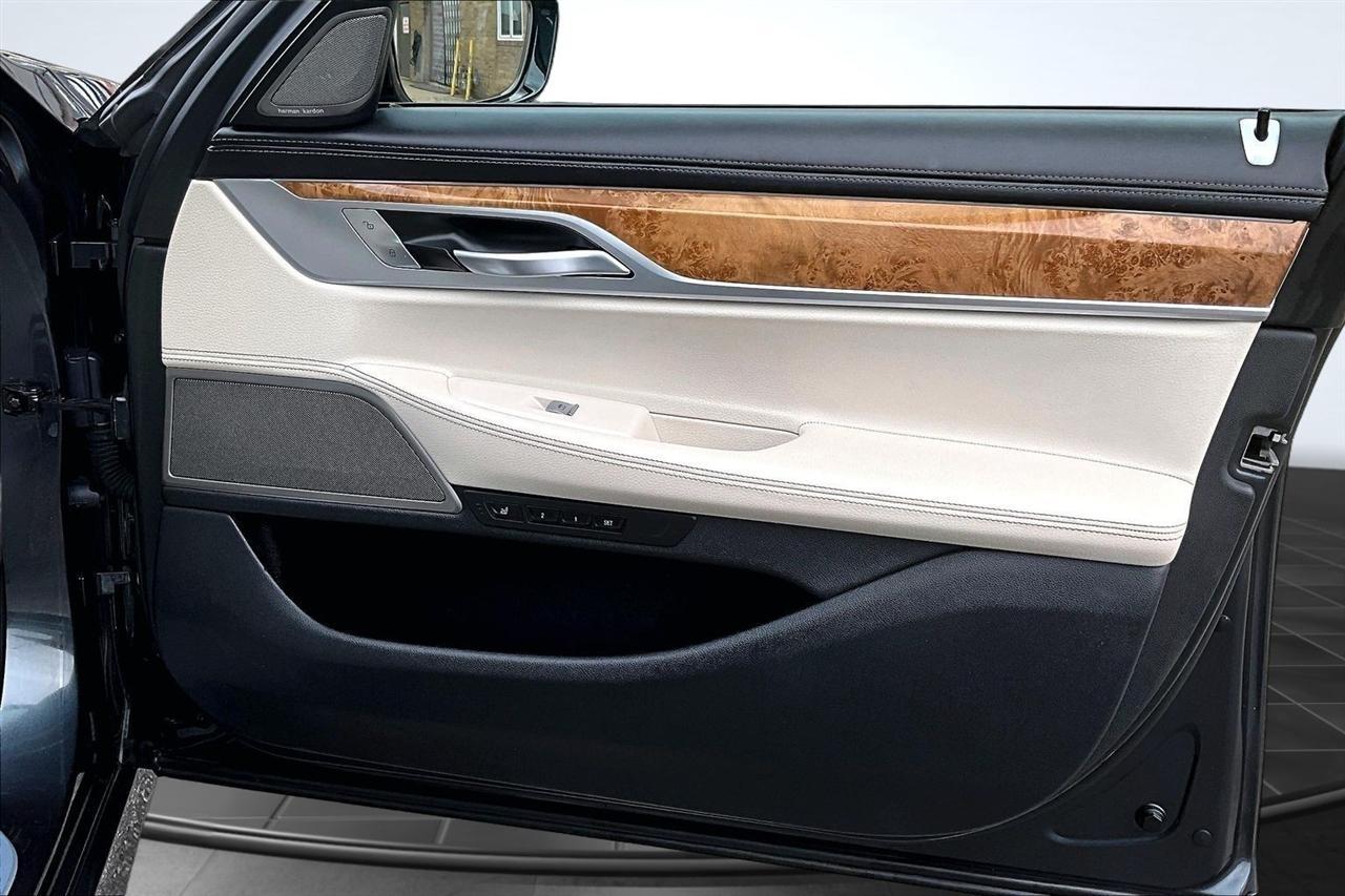 BMW 7-Series 740i 2019
