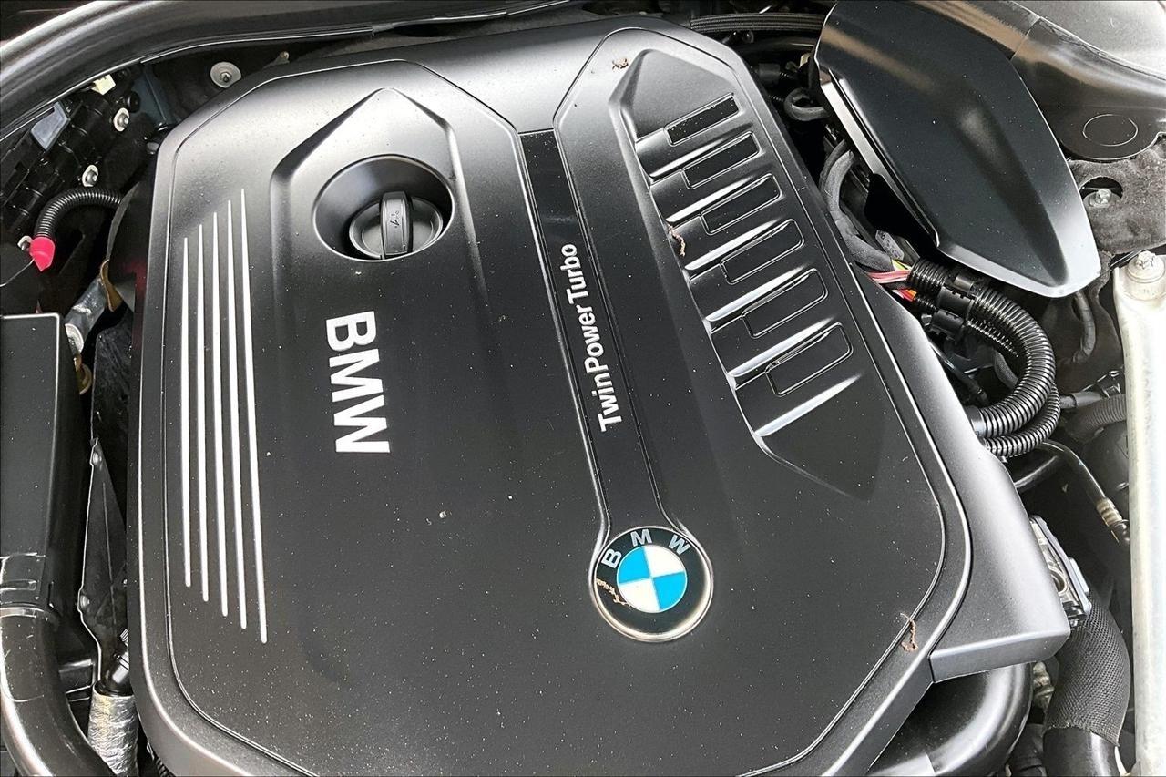 BMW 7-Series 740i 2019