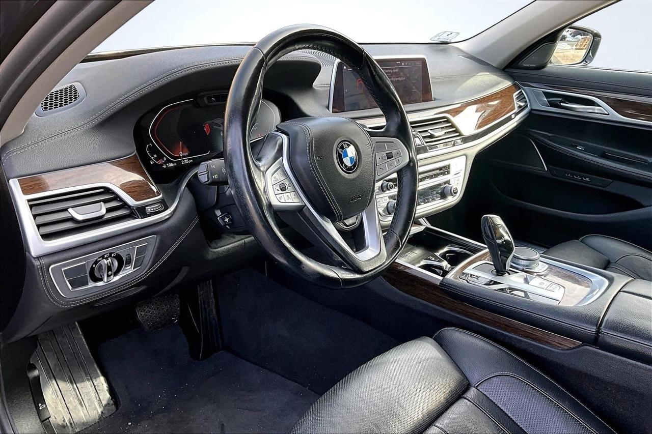 BMW 7-Series 740i xDrive 2020
