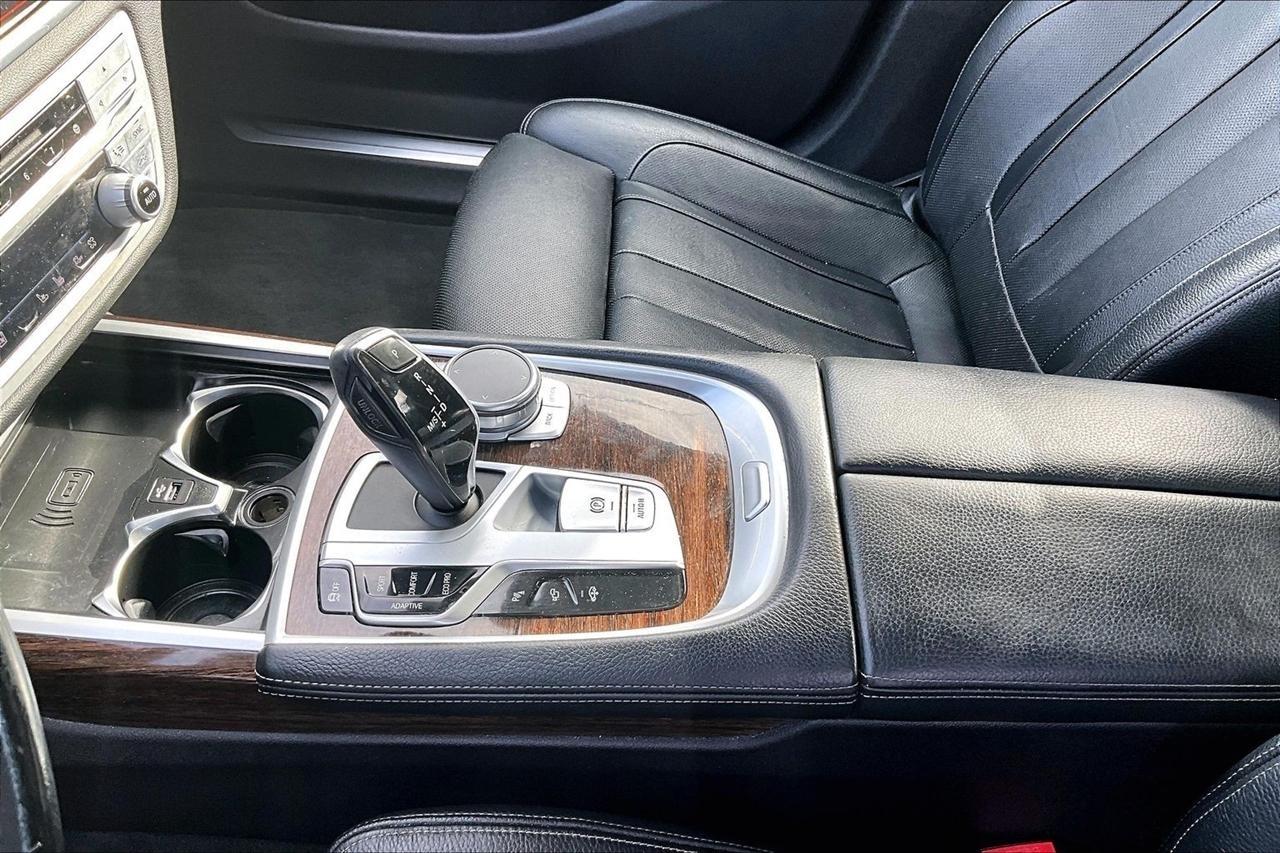 BMW 7-Series 740i xDrive 2020