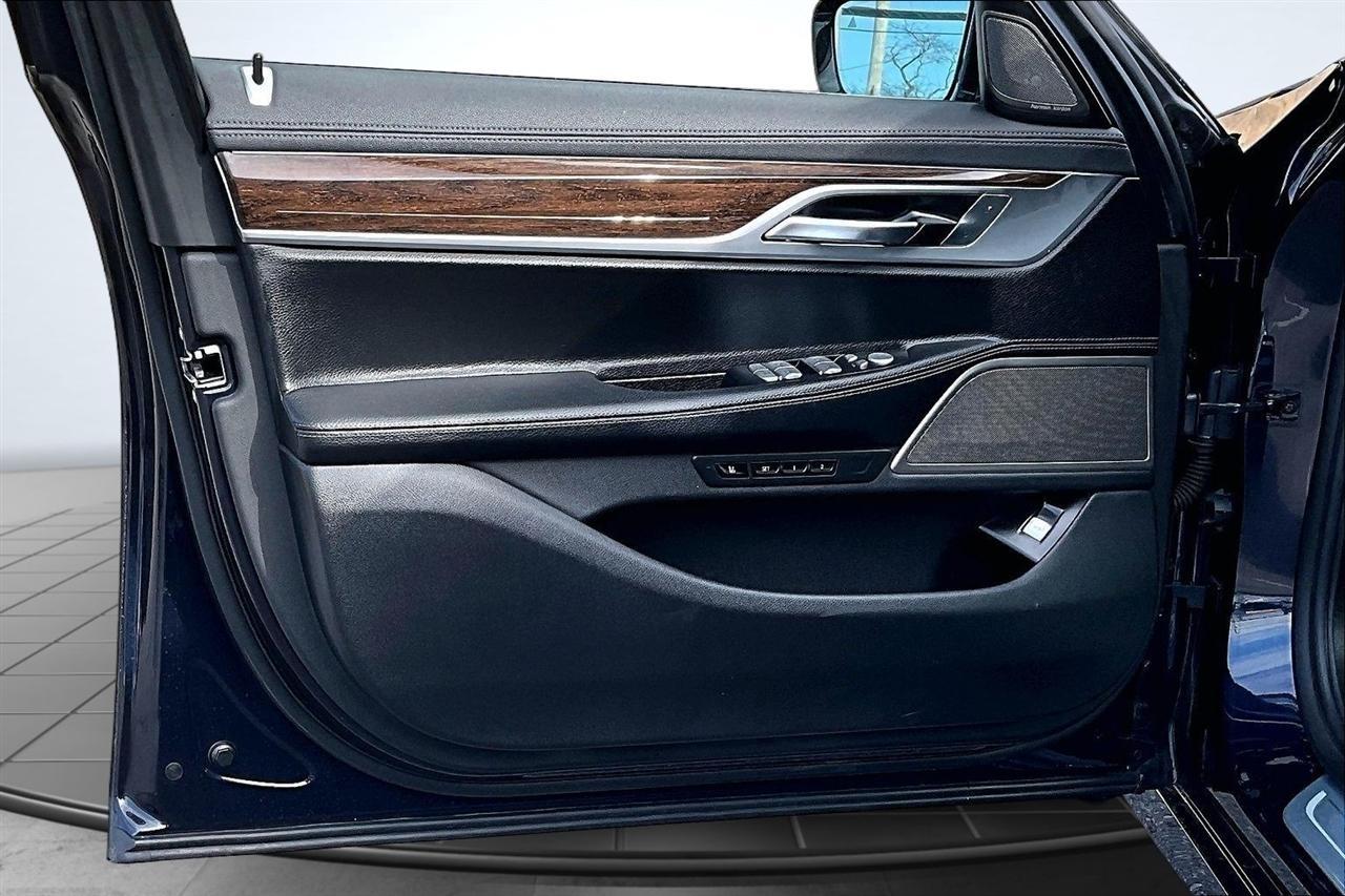 BMW 7-Series 740i xDrive 2020