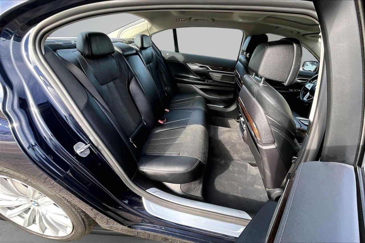 BMW 7-Series 740i xDrive 2020