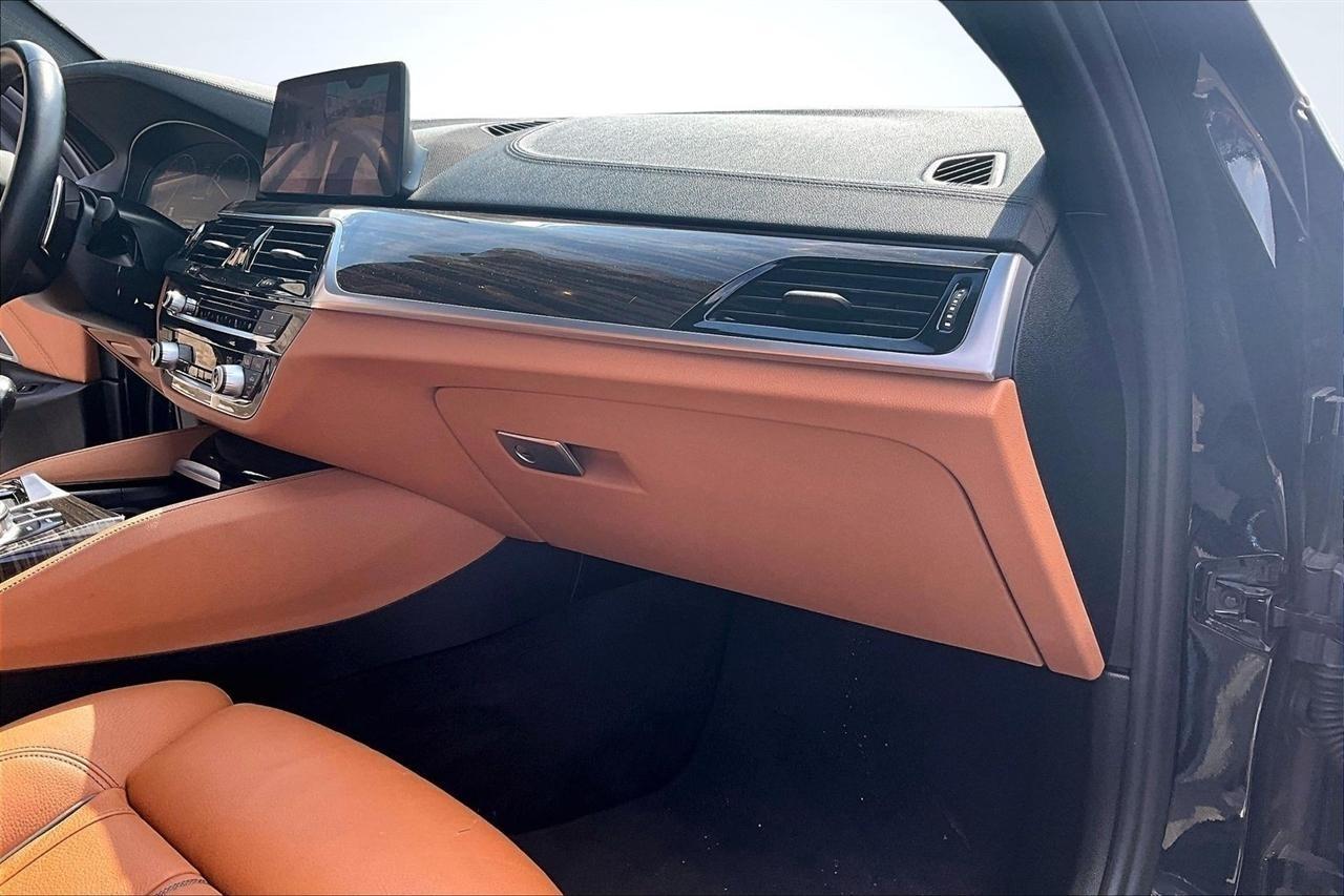 BMW 5-Series M550i xDrive 2019