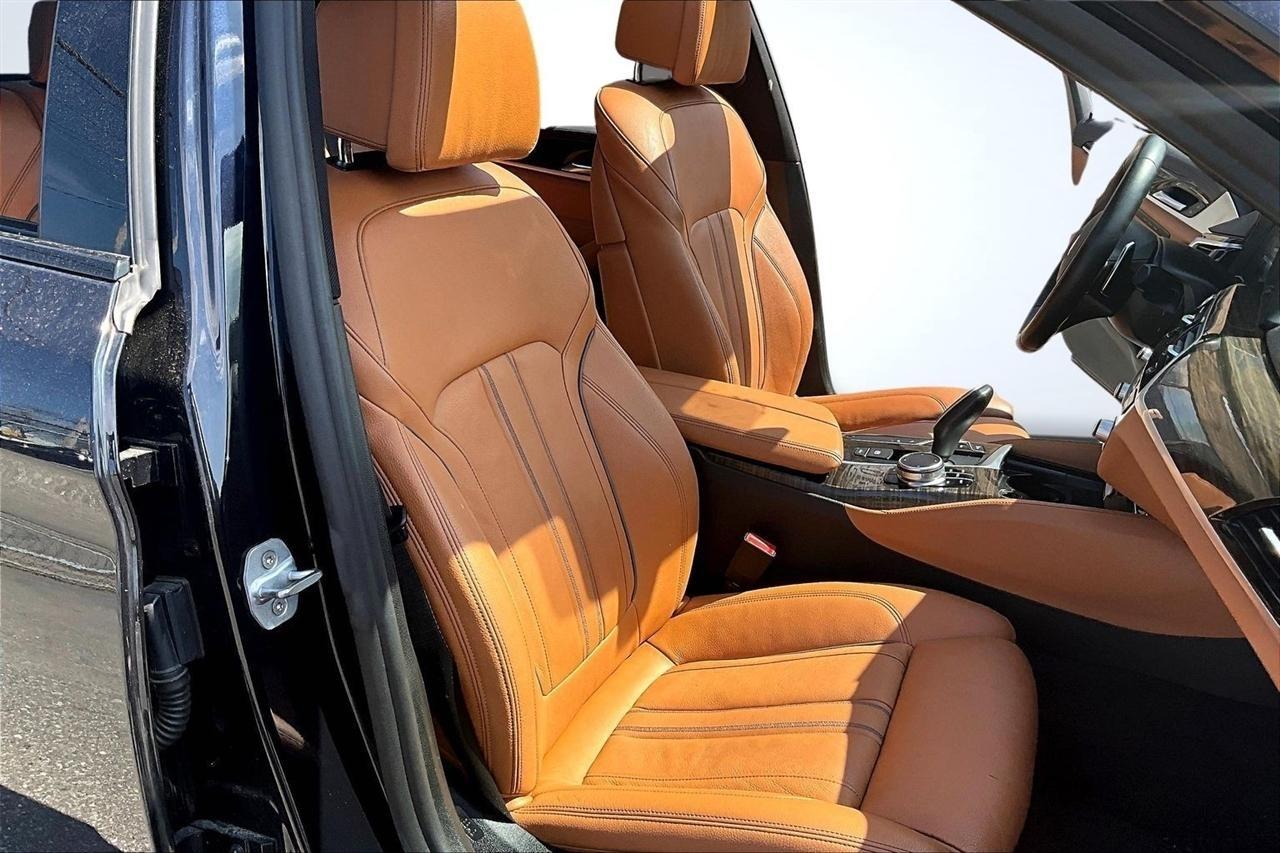 BMW 5-Series M550i xDrive 2019