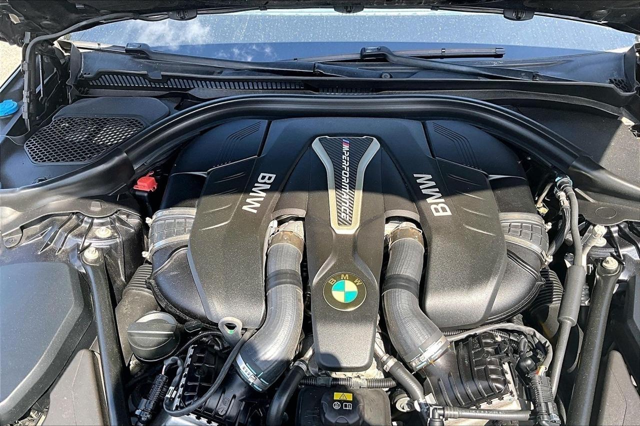 BMW 5-Series M550i xDrive 2019