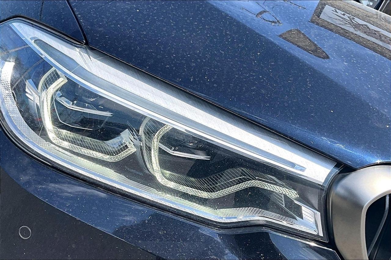 BMW 5-Series M550i xDrive 2019
