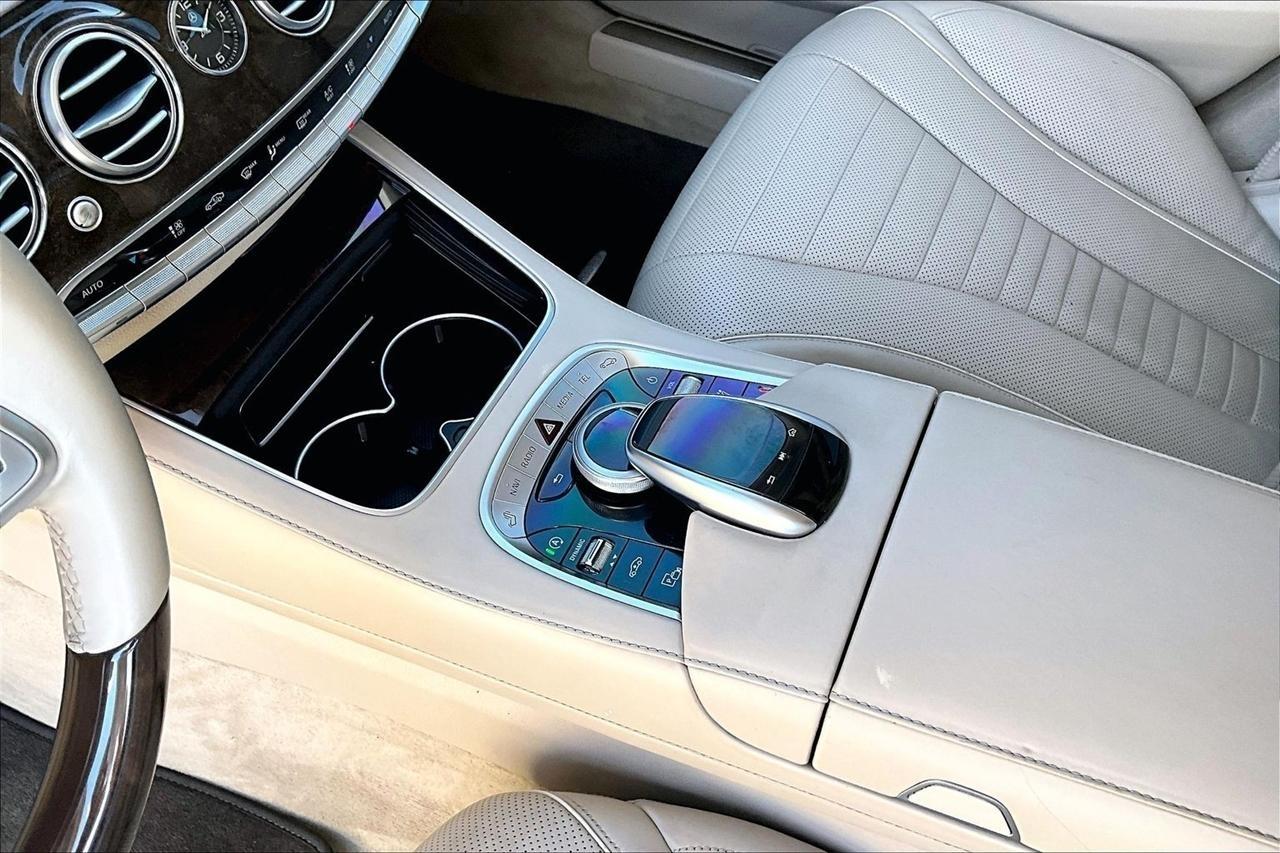 Mercedes-Benz S-Class S560 2019