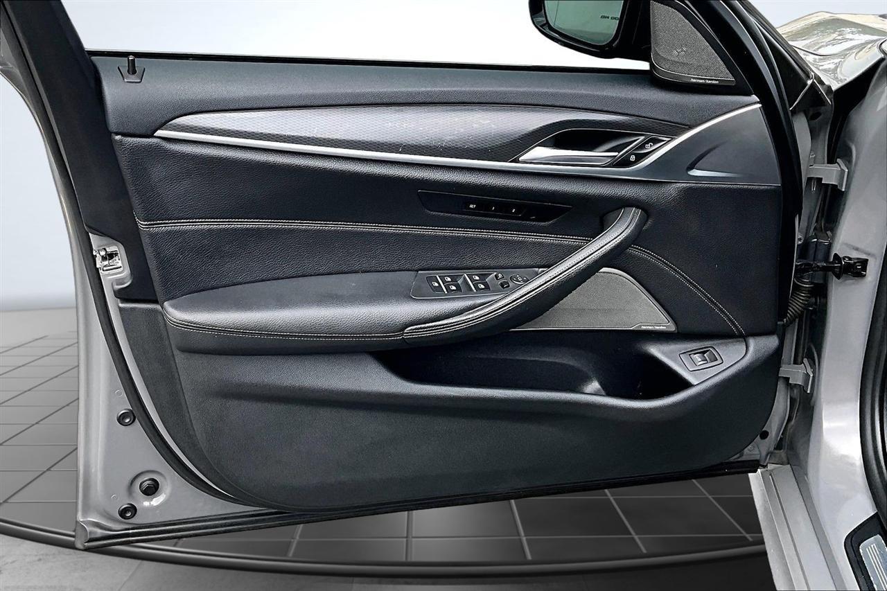 BMW 5-Series 540i xDrive 2021