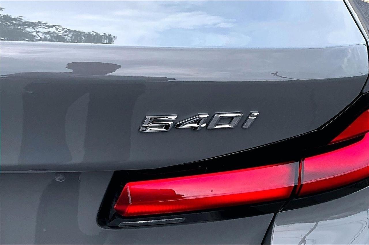 BMW 5-Series 540i xDrive 2021