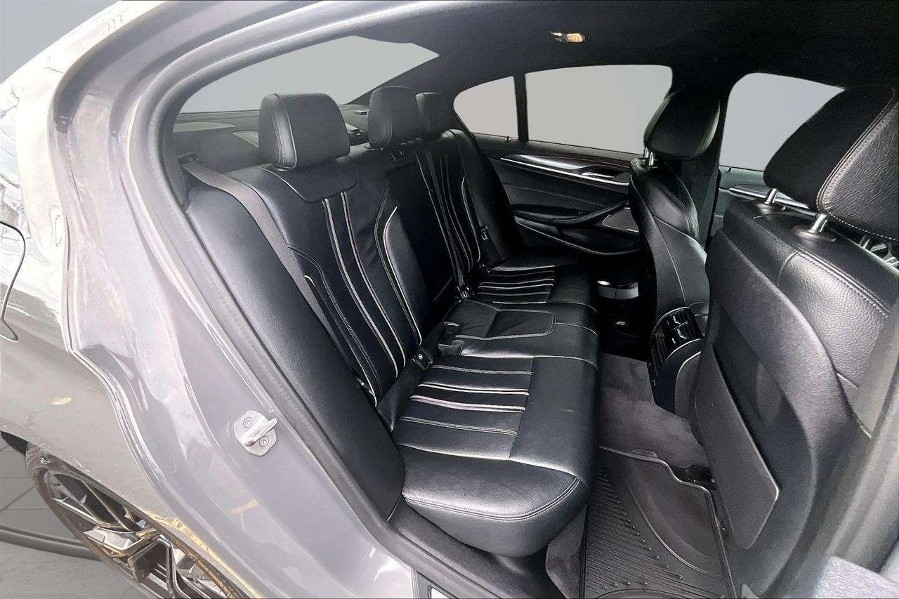 BMW 5-Series 540i xDrive 2021