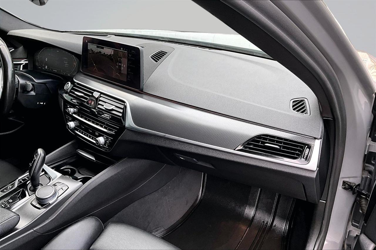 BMW 5-Series 540i xDrive 2021