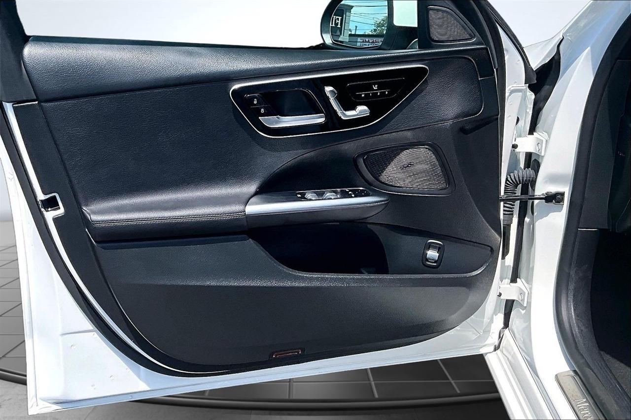 Mercedes-Benz C-Class C300 4MATIC Sedan 2022