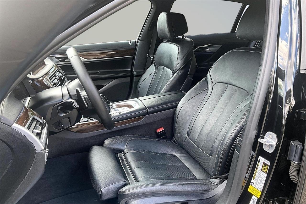 BMW 7-Series 740i 2020