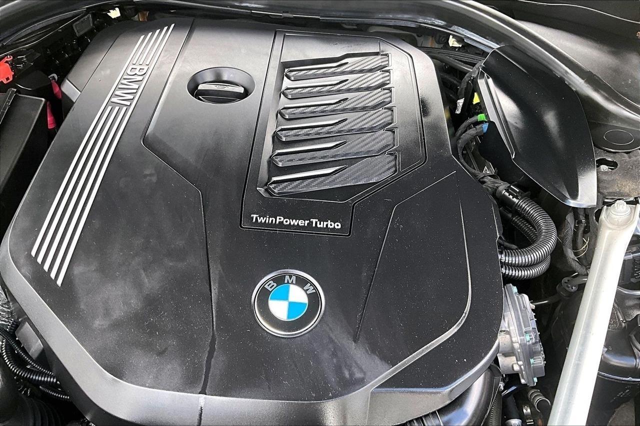 BMW 7-Series 740i 2020