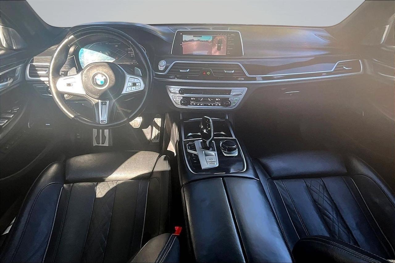 BMW 7-Series 750i xDrive 2021