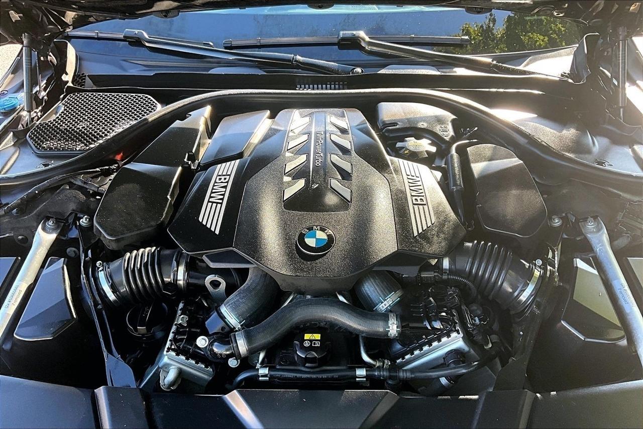 BMW 7-Series 750i xDrive 2021