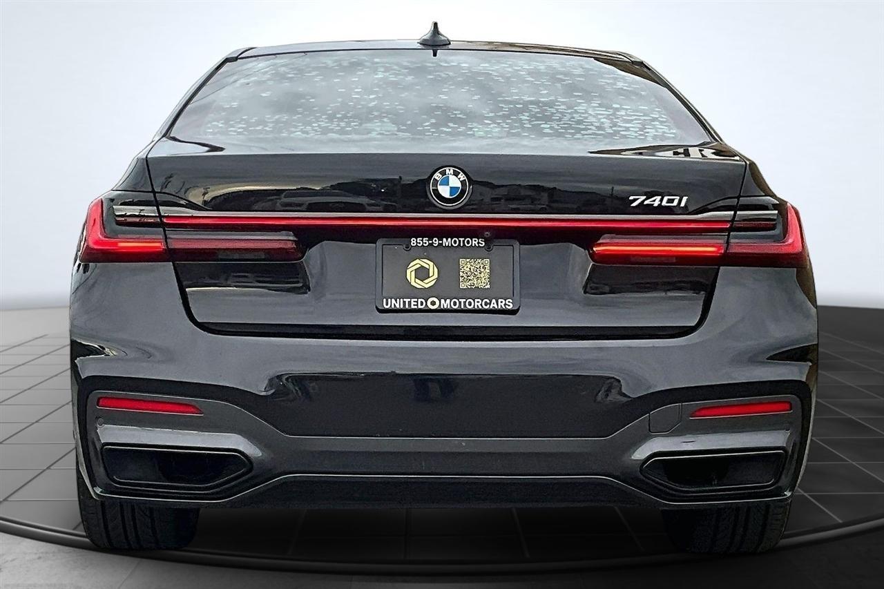 BMW 7-Series 740i 2022