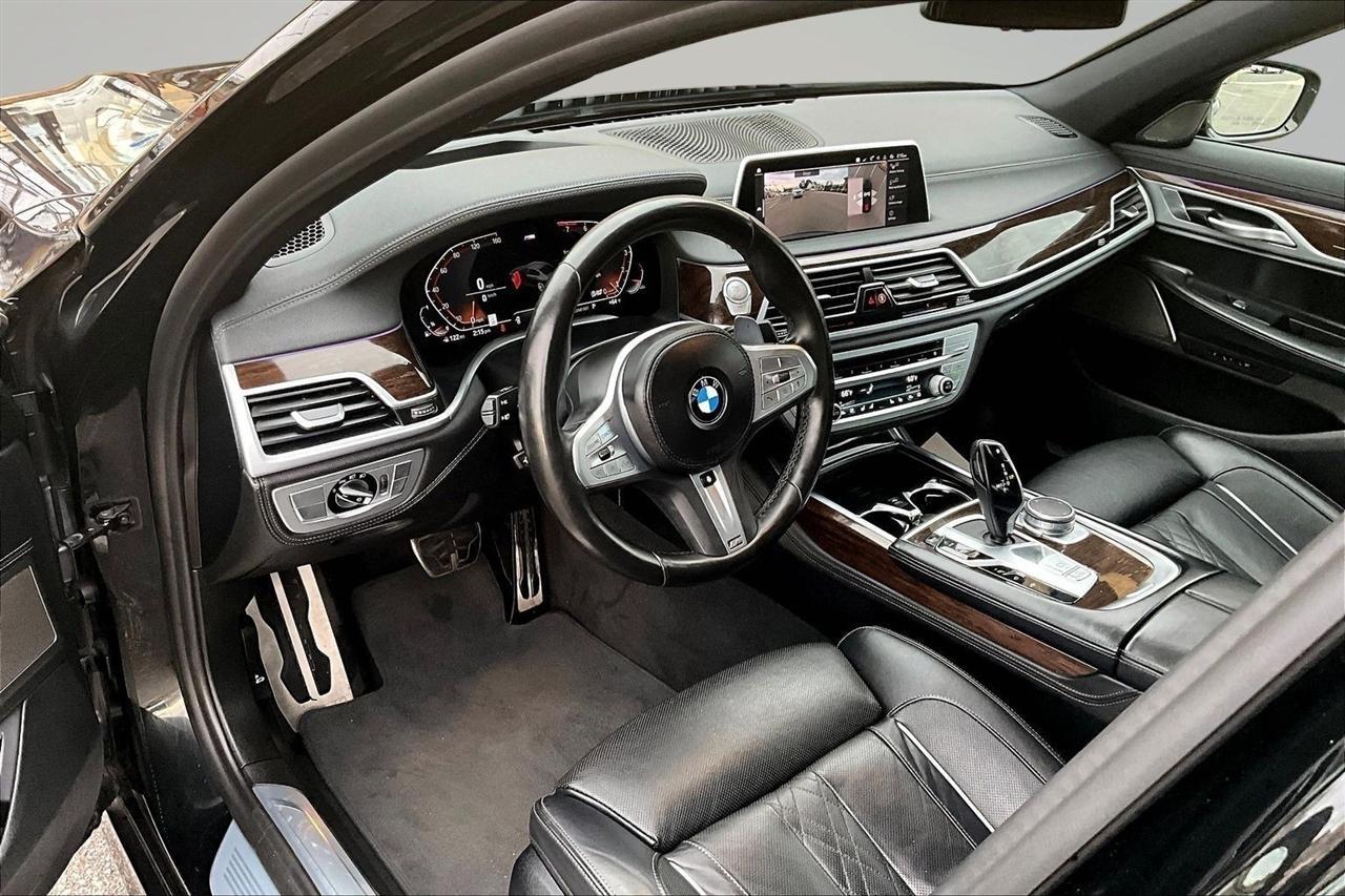 BMW 7-Series 740i 2022