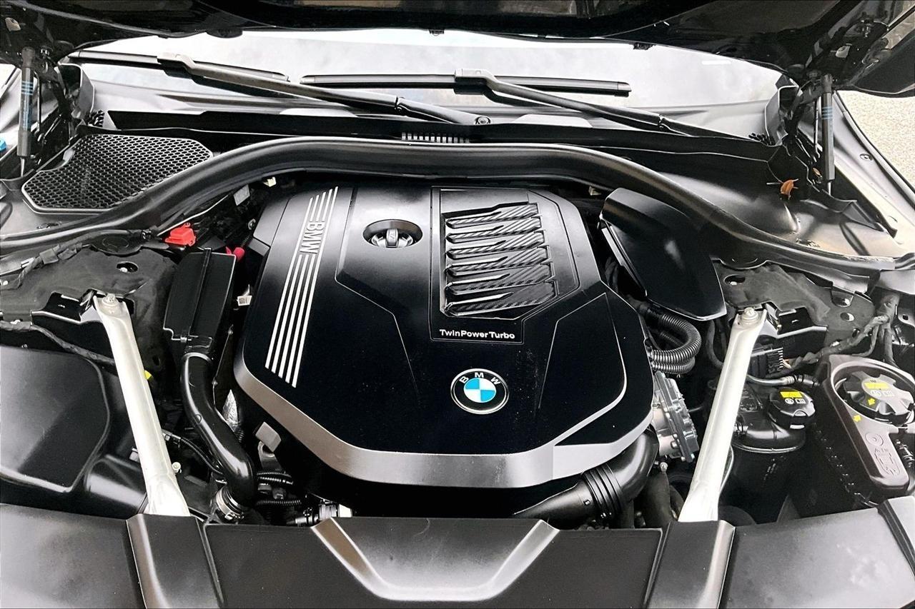 BMW 7-Series 740i 2022